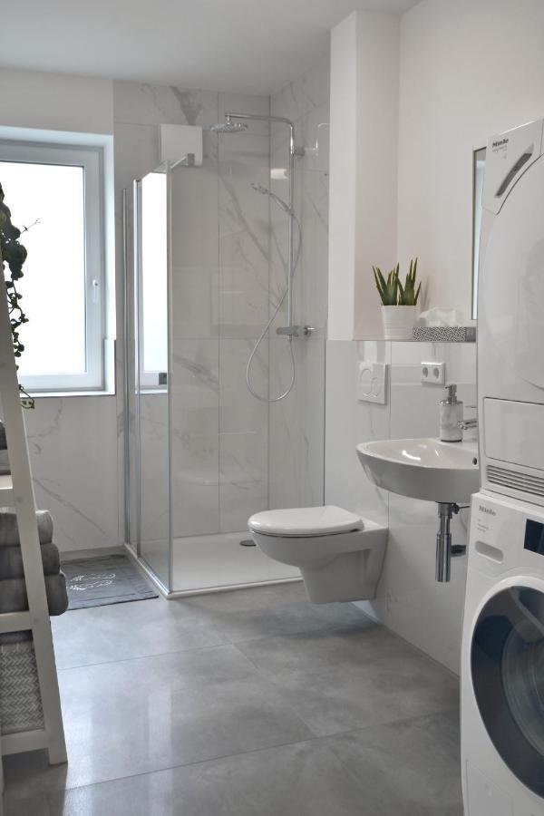 Familienfreundliche Neubauwohnung Mit Terrasse Amburgo Esterno foto